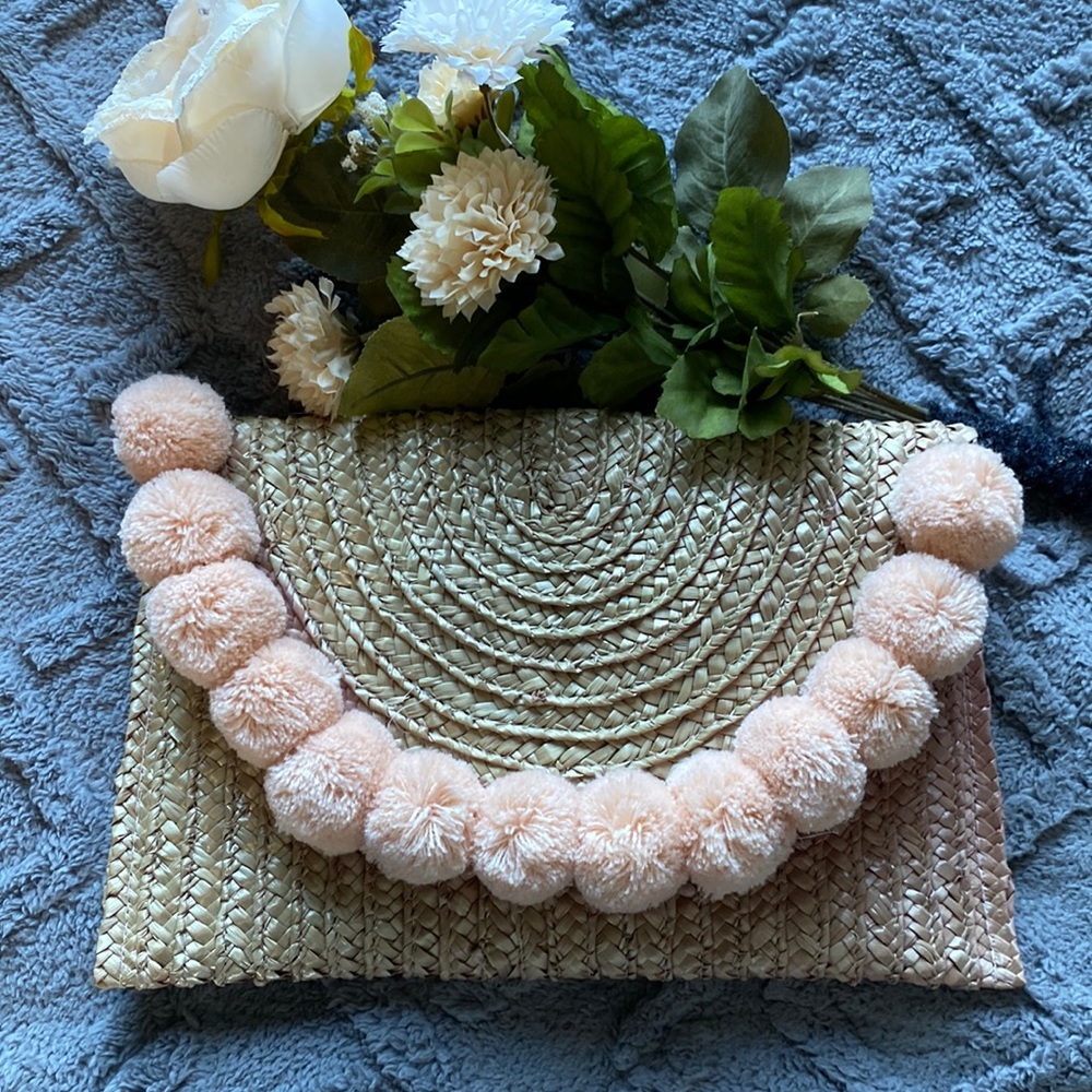 FRANCESCA’s Large Pom Pom Straw Clutch Bag